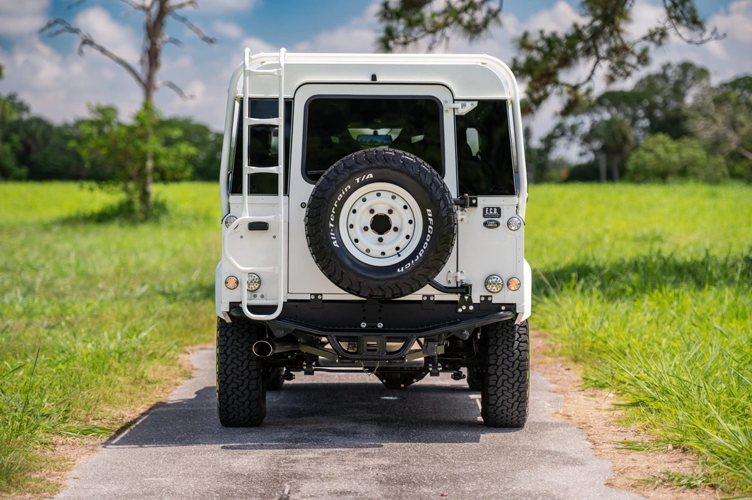 1991 Land Rover Defender 110 - Image 13 of 31