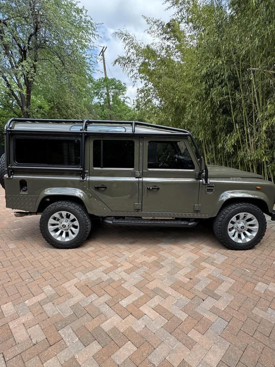 1995 Land Rover Defender 110 - Image 17 of 31