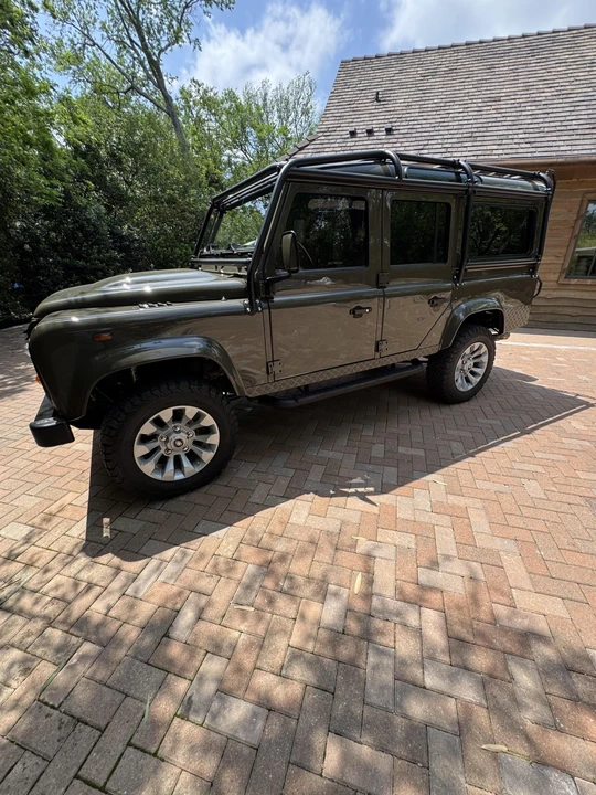 1995 Land Rover Defender 110 - Image 9 of 31