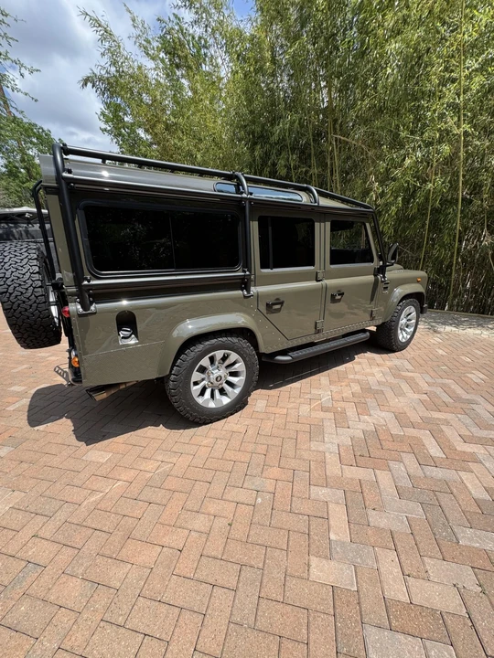1995 Land Rover Defender 110 - Image 15 of 31