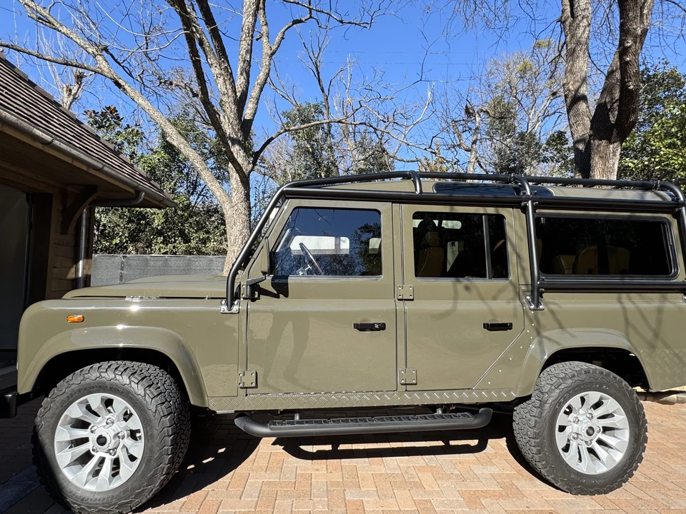 1995 Land Rover Defender 110 - Image 12 of 31