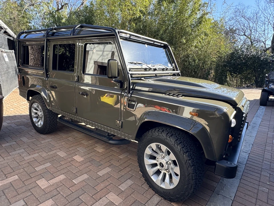 1995 Land Rover Defender 110 - Image 2 of 31