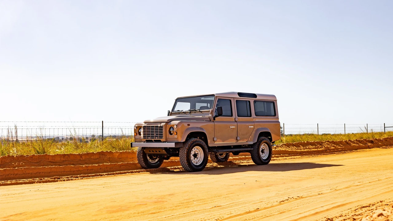 1989 Land Rover Defender 110 - Image 2 of 21