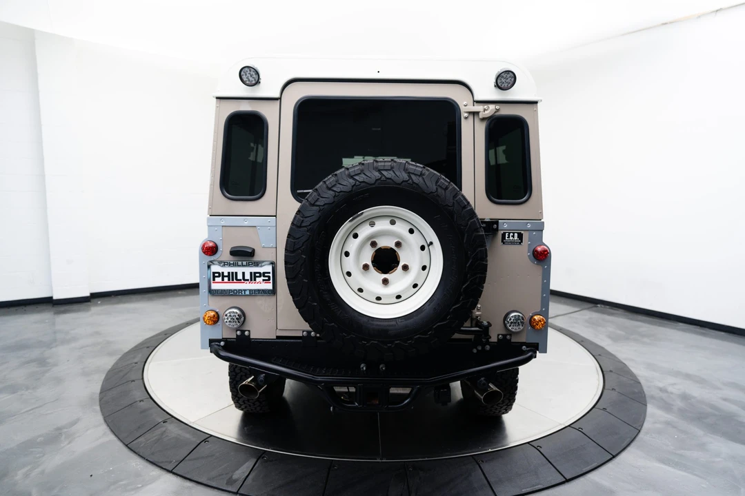 1989 Land Rover Defender 110 - Image 14 of 21