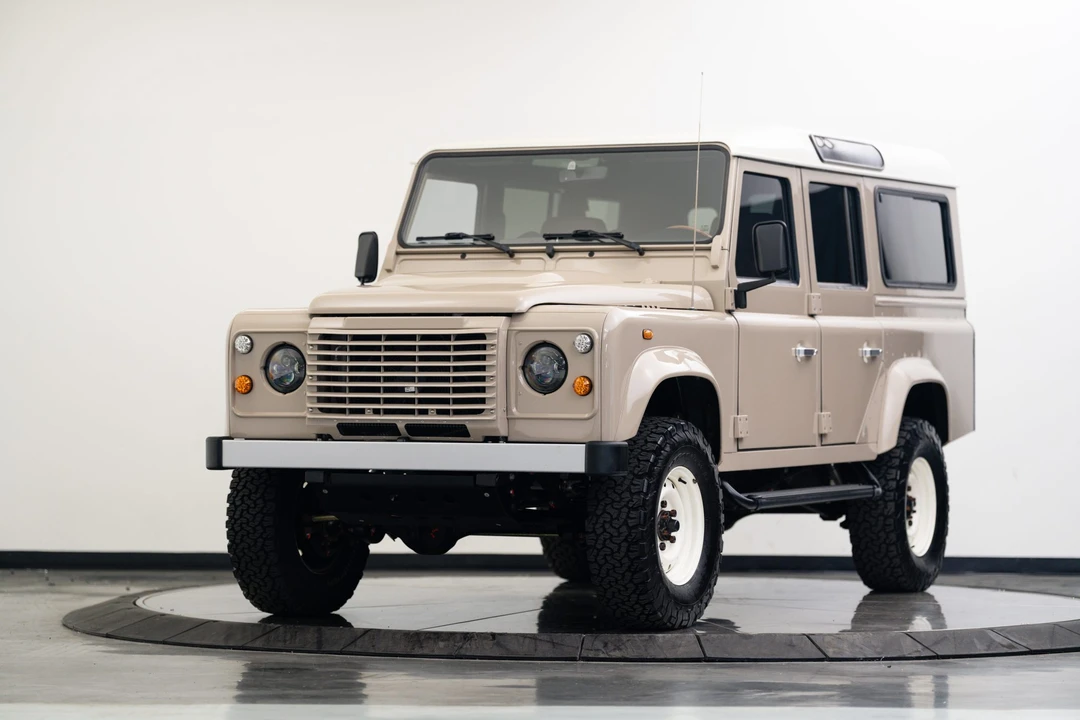 1989 Land Rover Defender 110 - Image 10 of 21