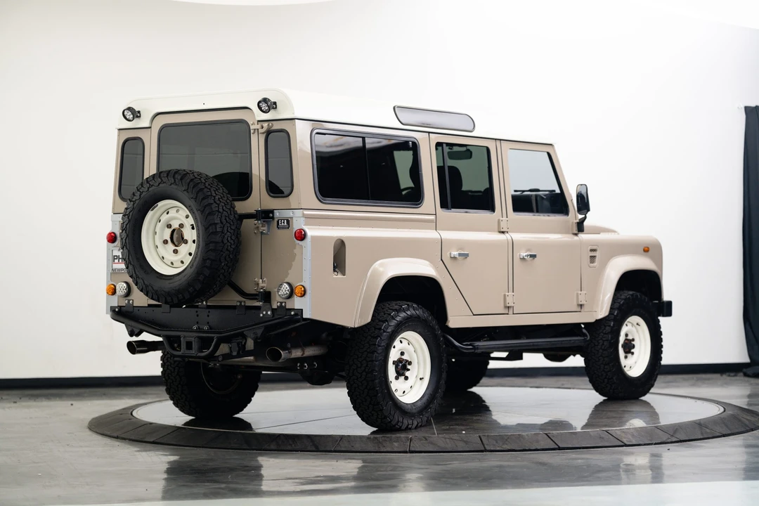 1989 Land Rover Defender 110 - Image 15 of 21