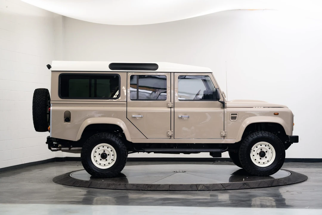 1989 Land Rover Defender 110 - Image 16 of 21