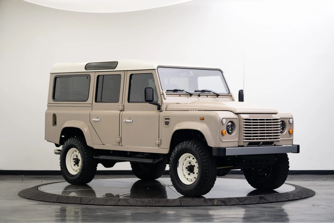 1989 Land Rover Defender 110 - Image 8 of 21