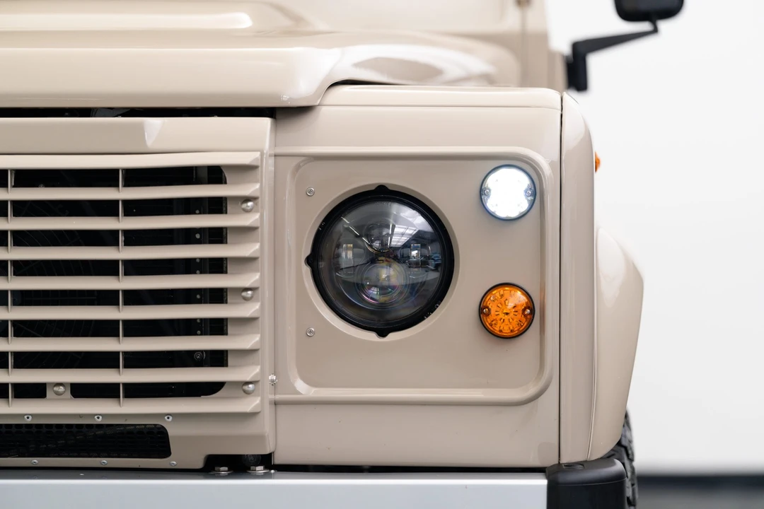 1989 Land Rover Defender 110 - Image 19 of 21
