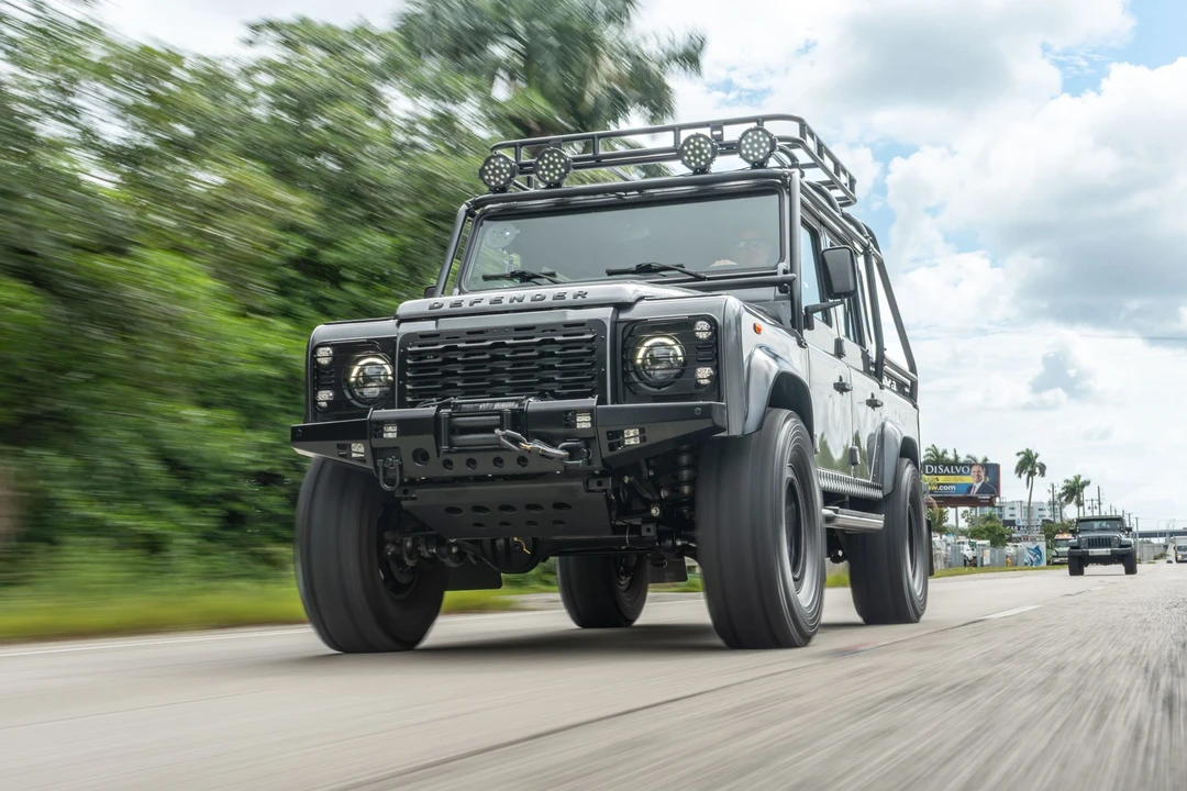 Land Rover Defender 110 - Image 3 of 31