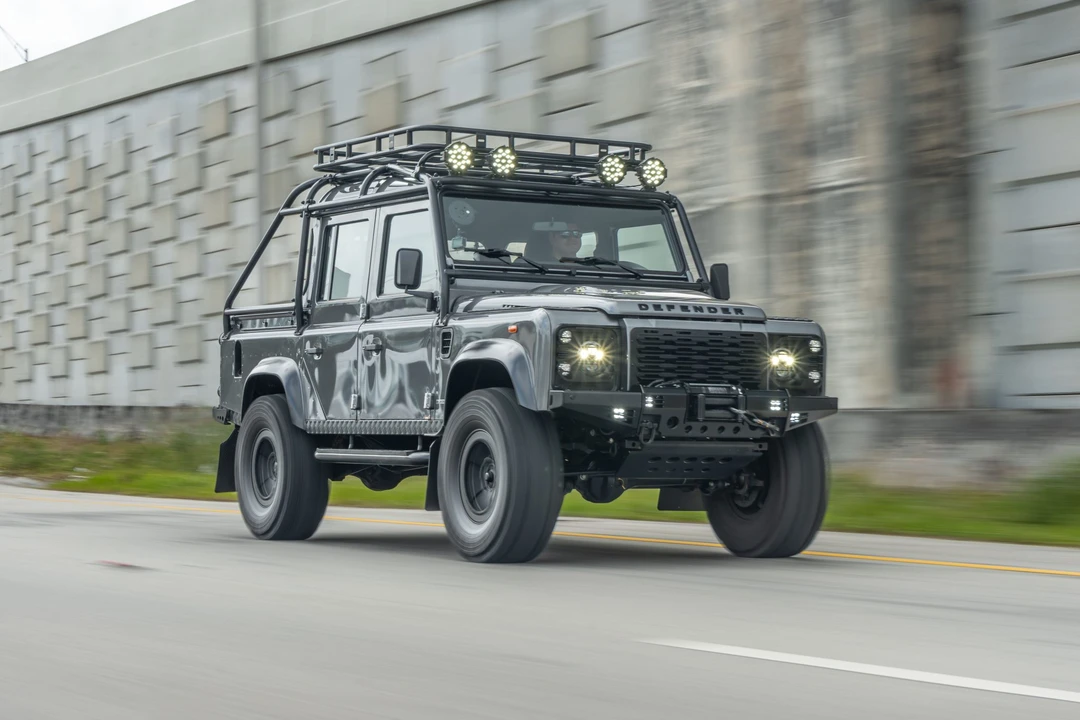 Land Rover Defender 110 - Image 10 of 31