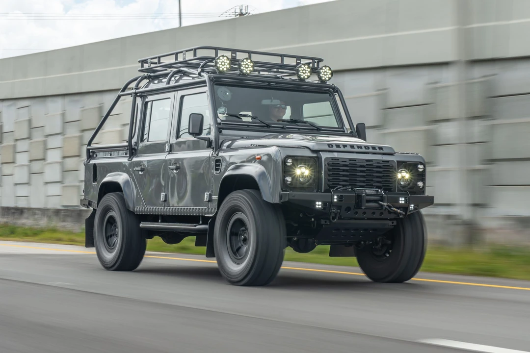 Land Rover Defender 110 - Image 9 of 31
