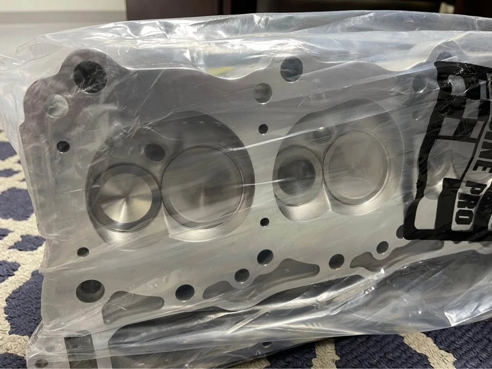 Parts & Memorabilia Engines - Image 3 of 10