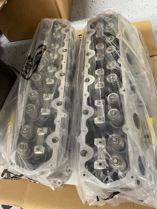 Parts & Memorabilia Engines - Image 2 of 10