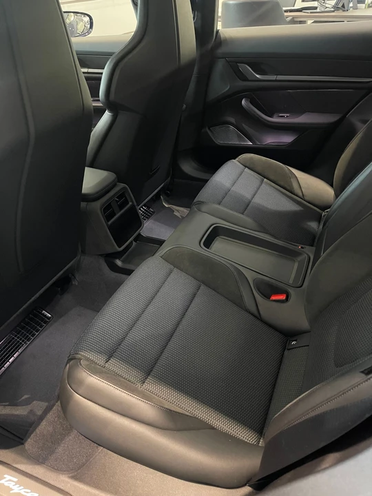 2022 Porsche Taycan Turbo S - Image 6 of 7