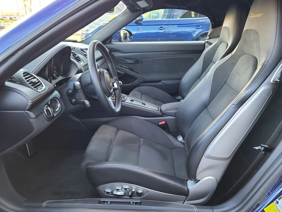 2021 Porsche 718 Boxster Spyder - Image 16 of 21