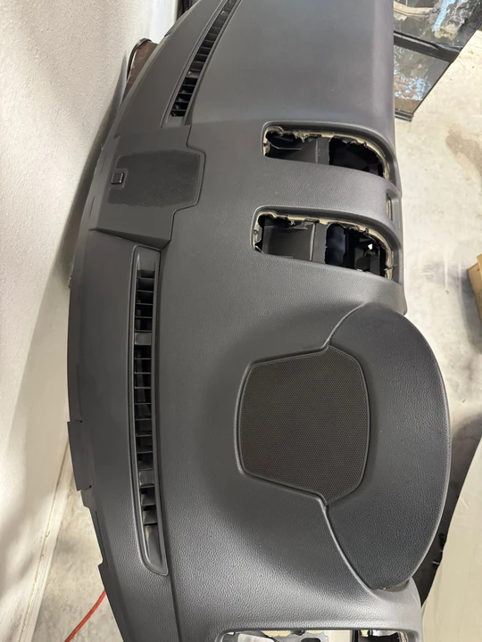 2013 Parts & Memorabilia Seats & Interior - Image 5 of 6