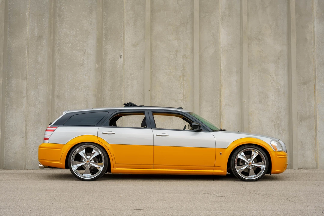 2005 Dodge Magnum 2nd Gen Wagon - Image 19 of 31