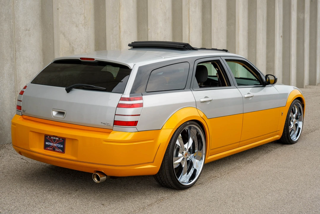 2005 Dodge Magnum 2nd Gen Wagon - Image 16 of 31