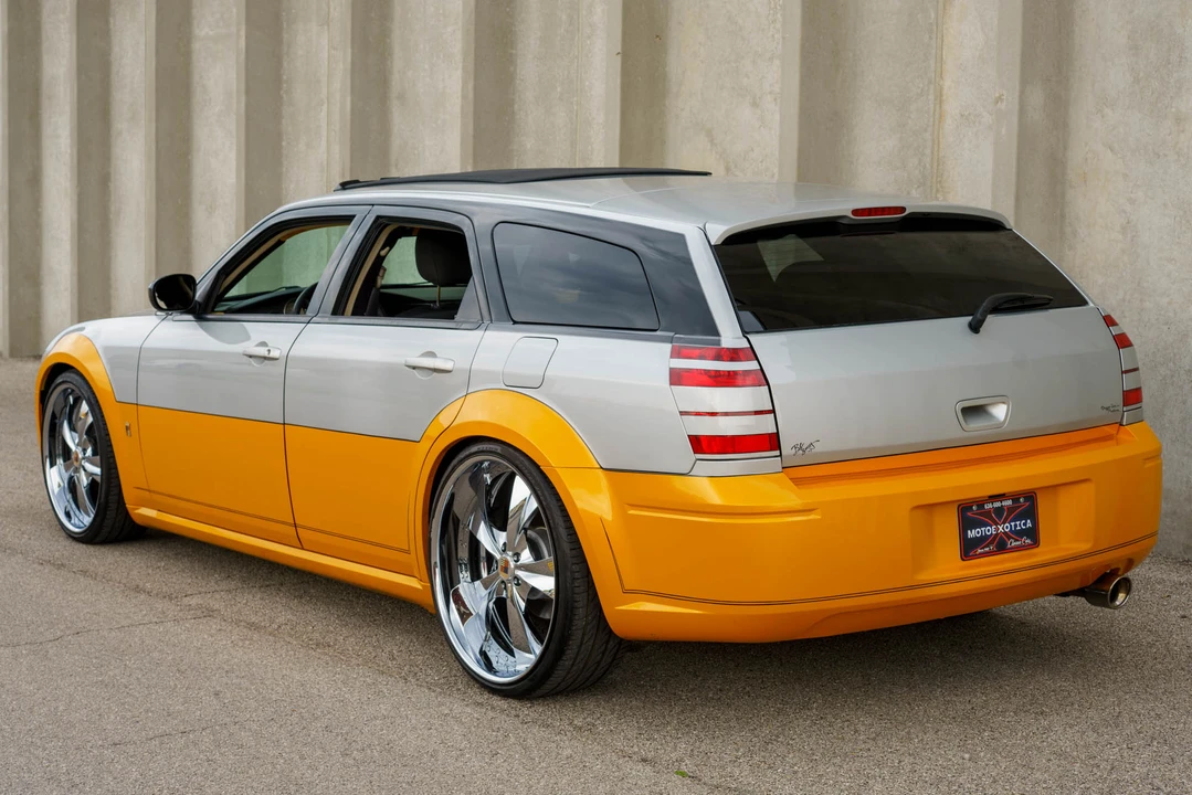 2005 Dodge Magnum 2nd Gen Wagon - Image 13 of 31