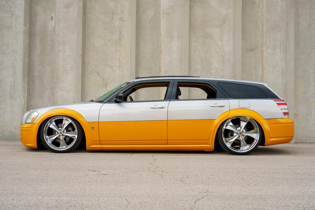 2005 Dodge Magnum 2nd Gen Wagon - Image 8 of 31