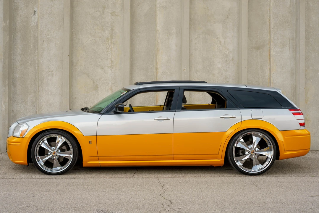2005 Dodge Magnum 2nd Gen Wagon - Image 9 of 31
