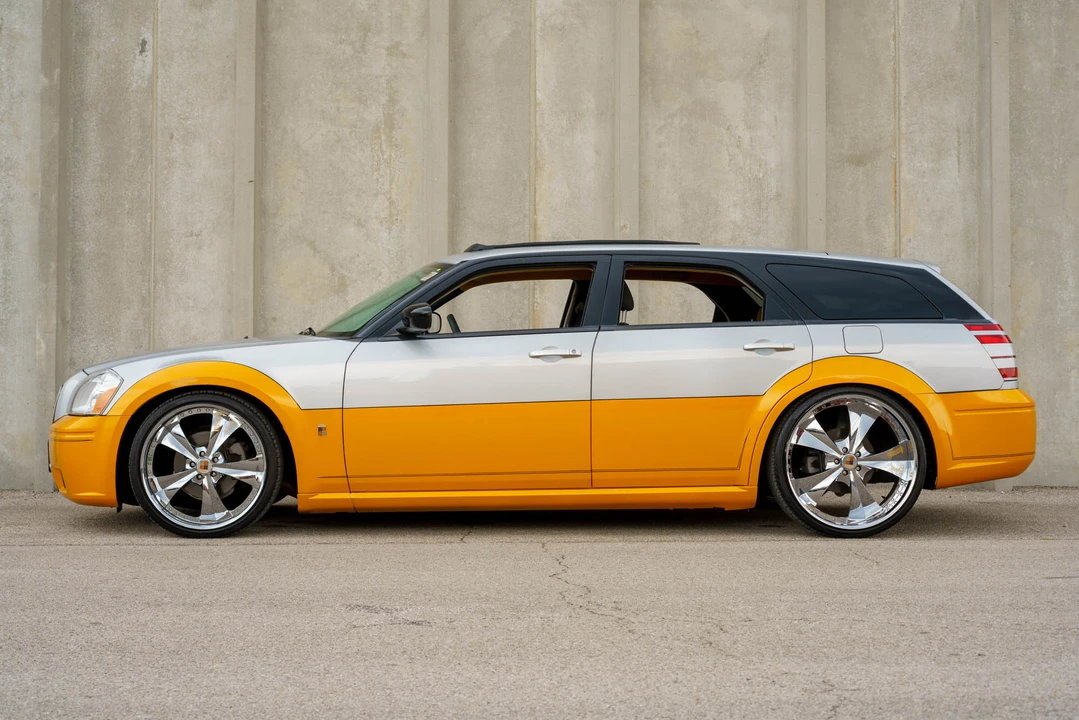 2005 Dodge Magnum 2nd Gen Wagon - Image 10 of 31