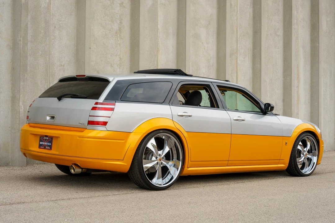 2005 Dodge Magnum 2nd Gen Wagon - Image 18 of 31