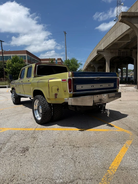 Ford Super Duty - Image 10 of 31