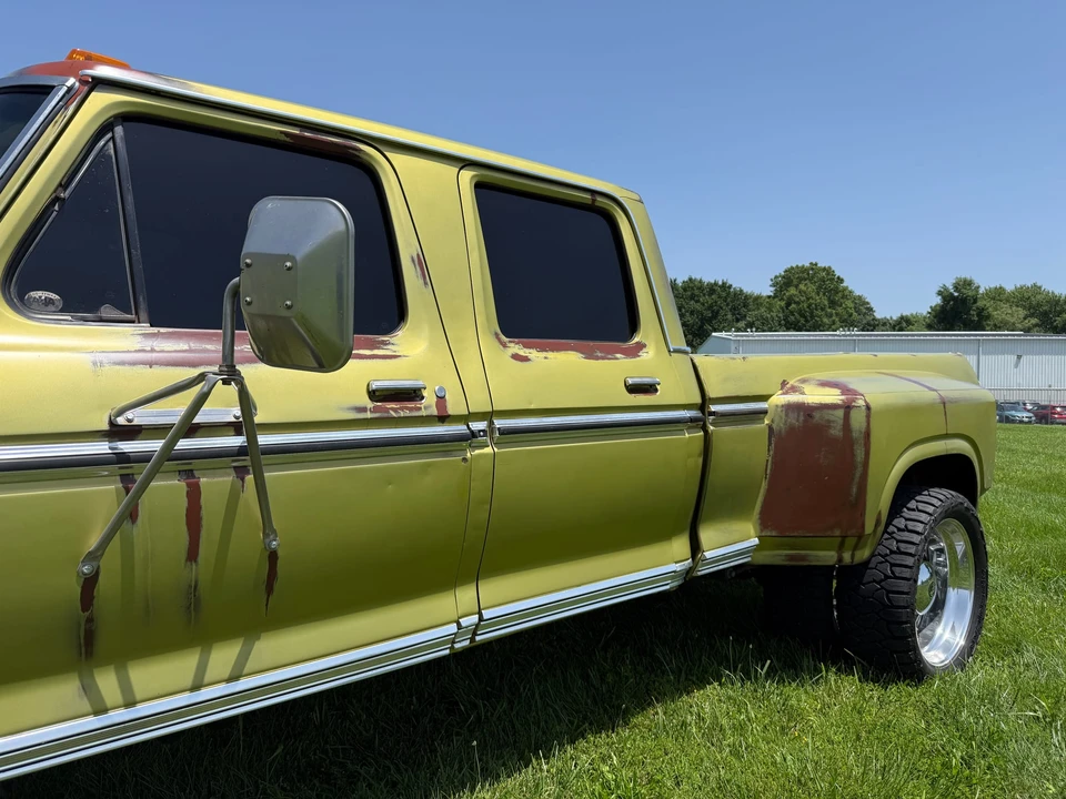 Ford Super Duty - Image 17 of 31