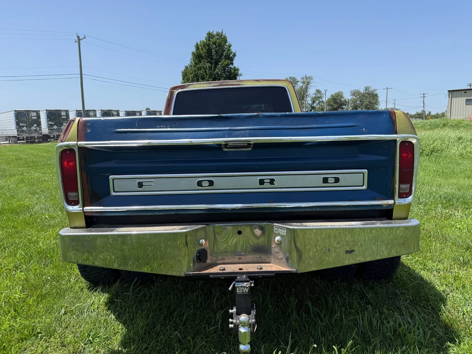 Ford Super Duty - Image 9 of 31