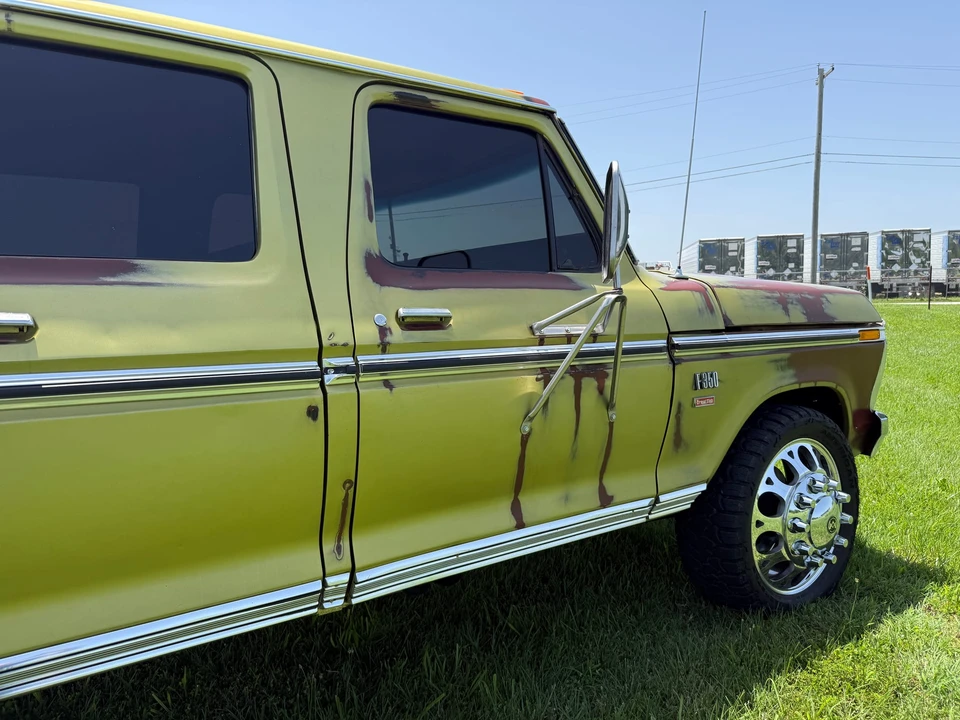 Ford Super Duty - Image 16 of 31