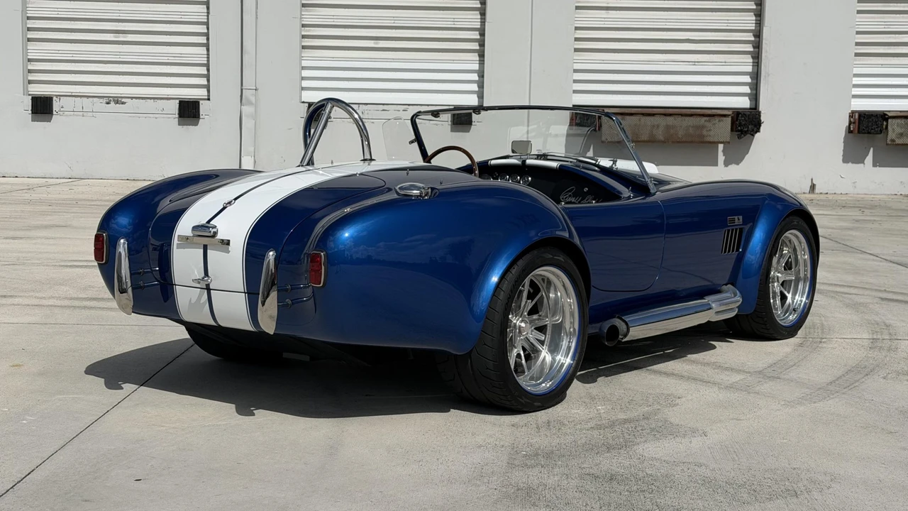 Shelby Cobra Replica - Image 26 of 31