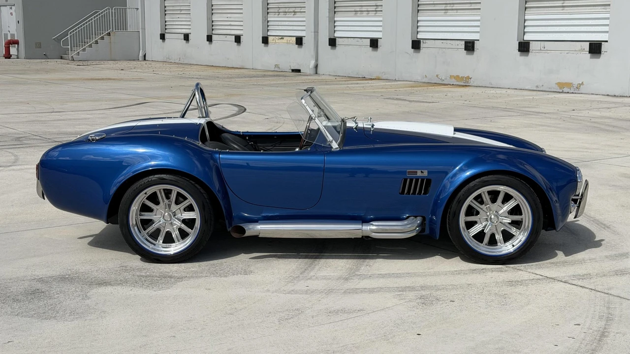 Shelby Cobra Replica - Image 28 of 31