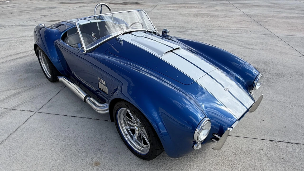 Shelby Cobra Replica - Image 30 of 31