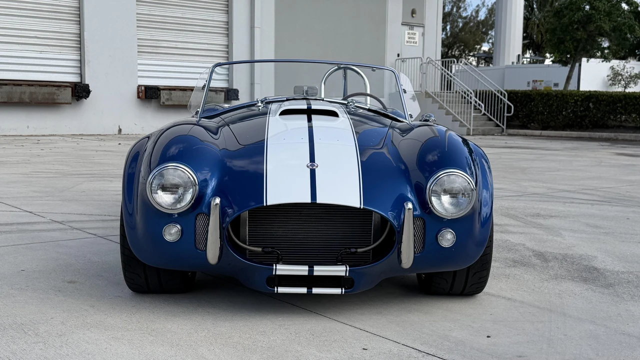 Shelby Cobra Replica - Image 9 of 31