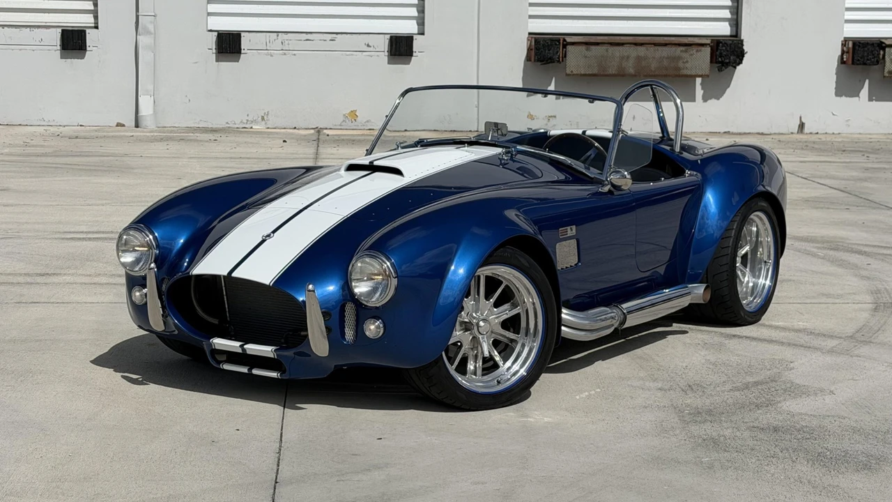 Shelby Cobra Replica - Image 12 of 31