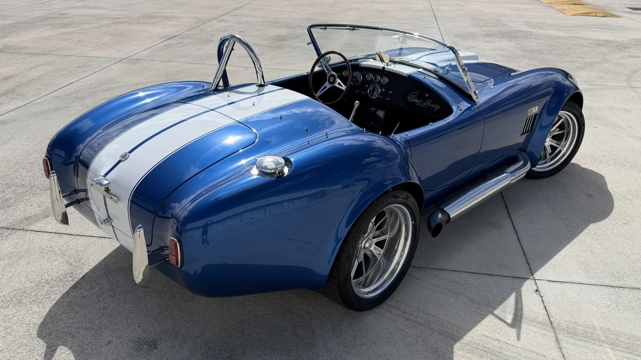 Shelby Cobra Replica - Image 6 of 31