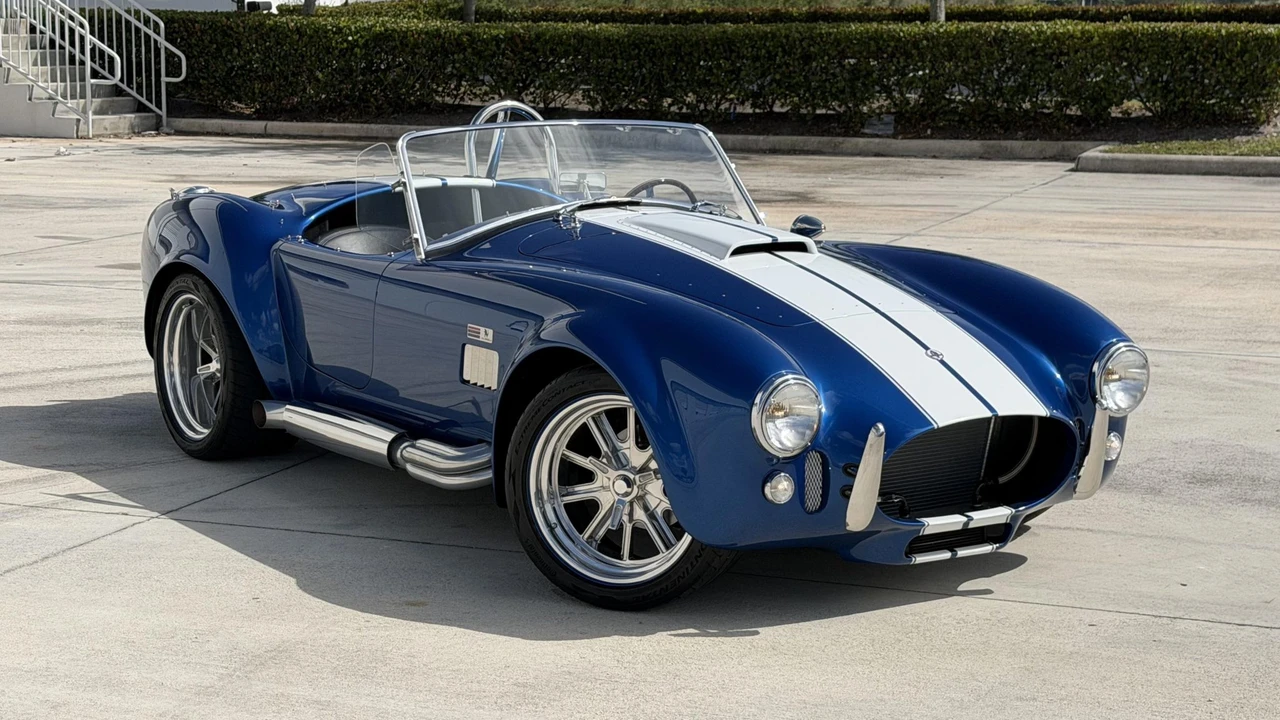 Shelby Cobra Replica - Image 5 of 31