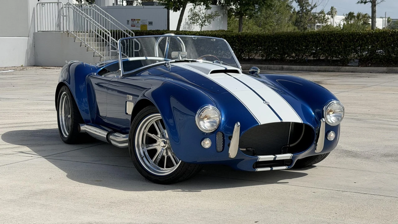 Shelby Cobra Replica - Image 3 of 31