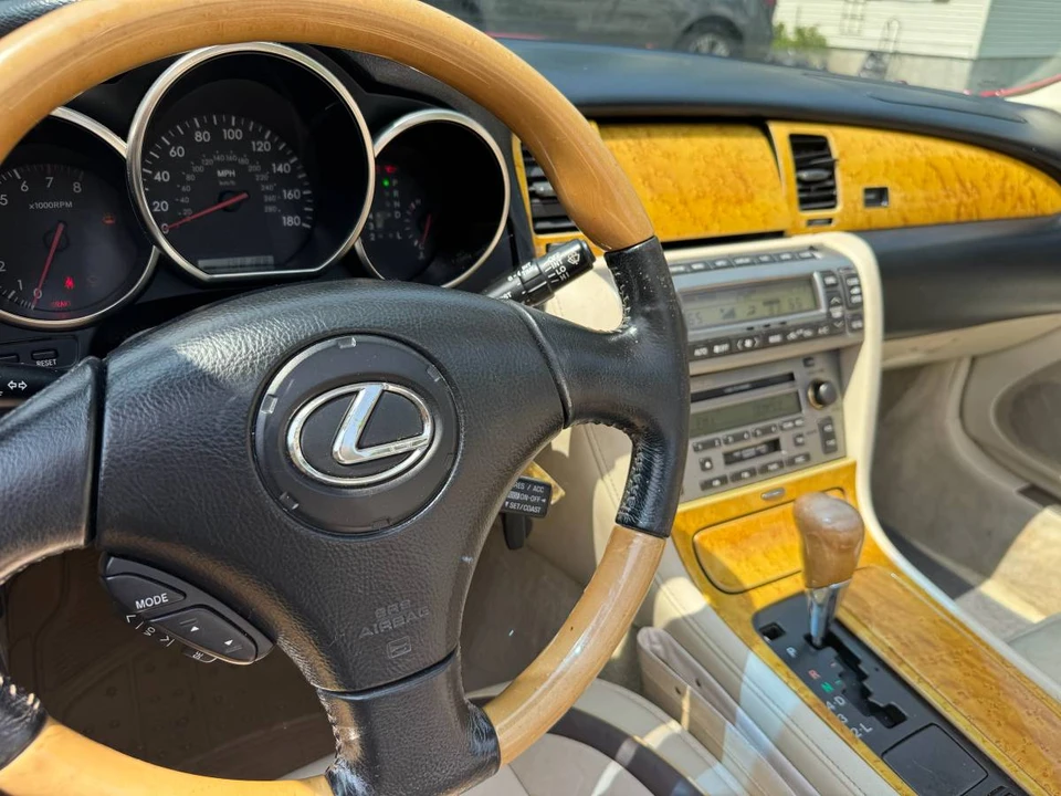 2003 Lexus SC430 - Image 4 of 10