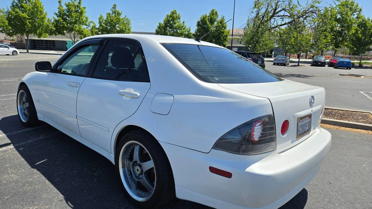 2001 Lexus IS 1st Gen - Image 8 of 20