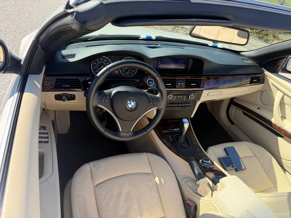 2013 BMW E93 335i Convertible - Image 14 of 19