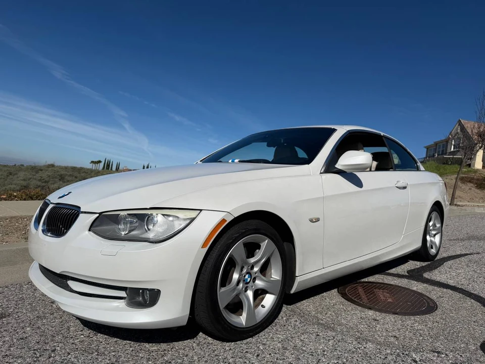 2013 BMW E93 335i Convertible - Image 7 of 19