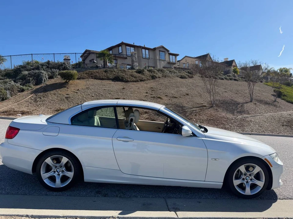 2013 BMW E93 335i Convertible - Image 3 of 19
