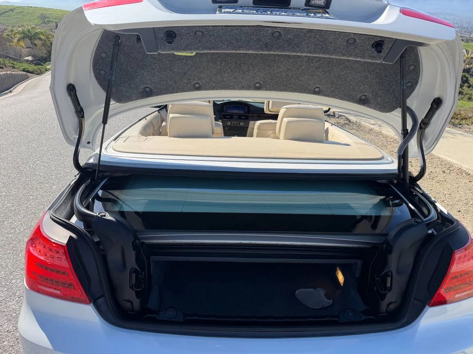 2013 BMW E93 335i Convertible - Image 17 of 19