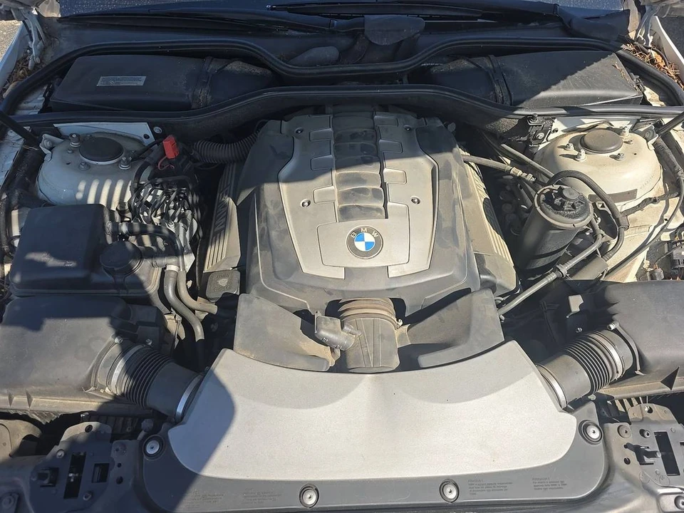 2008 BMW E65/E66 750i & 760i Sedan - Image 14 of 15