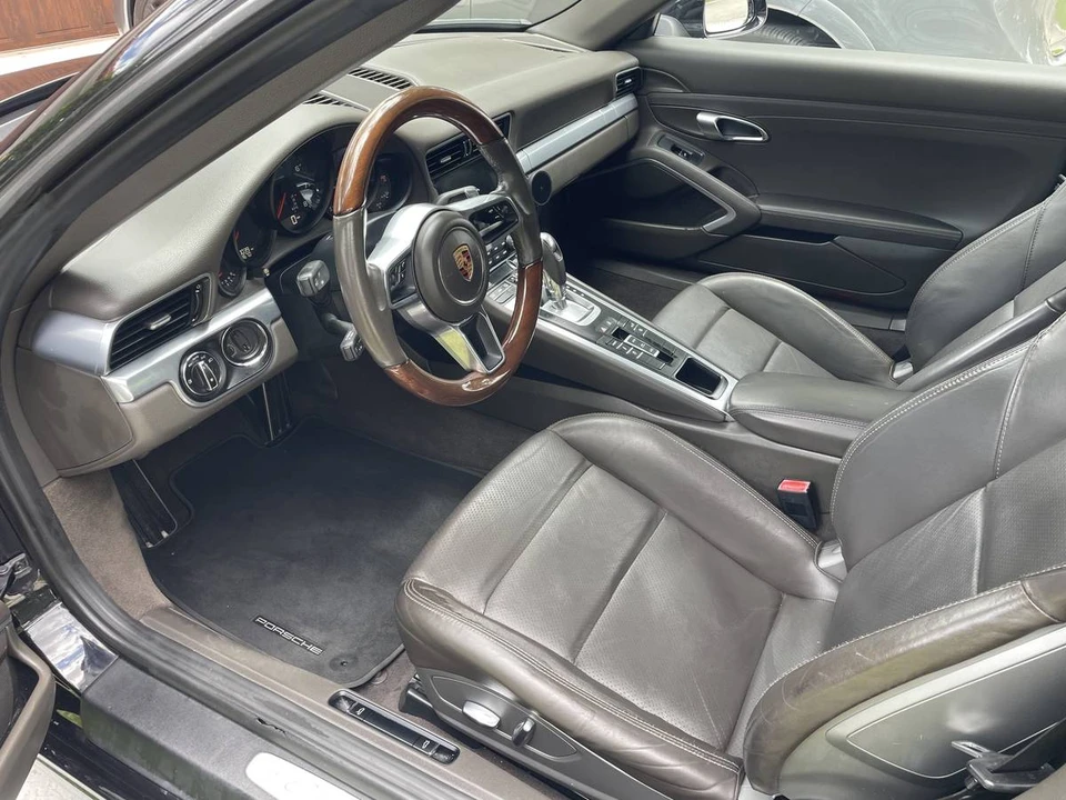 2017 Porsche 991 Carrera - Image 16 of 18