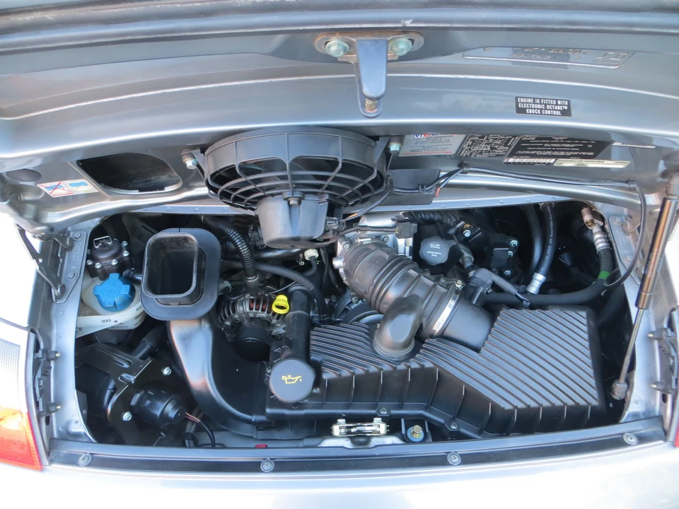 2001 Porsche 996 Carrera - Image 15 of 16