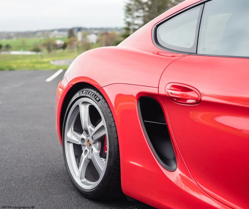 2015 Porsche 981 Cayman GTS - Image 8 of 31